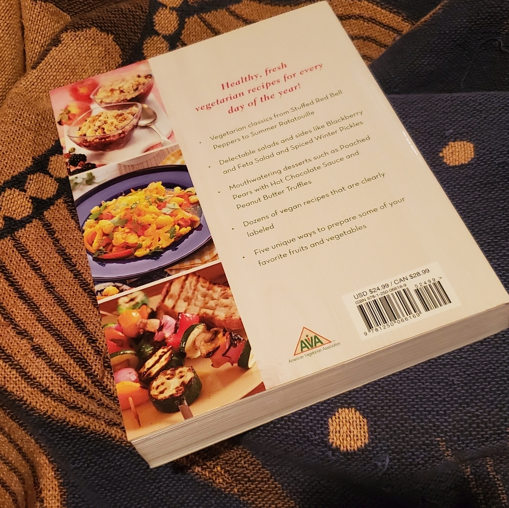Low Carb & Vegatarian Cookbook Bundle - Picture 3 of 8